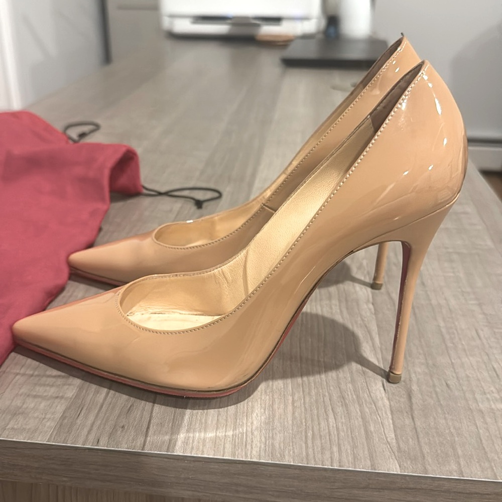 Christian louboutin Kate 100mm nude patent leather. Size 38 / 8.